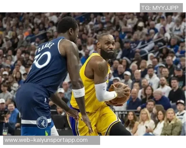 詹姆斯自信谈合同价值称在骑士热火湖人均应获五亿巨额合同 詹姆斯自信谈合同价值称在骑士热火湖人均应获五亿巨额合同