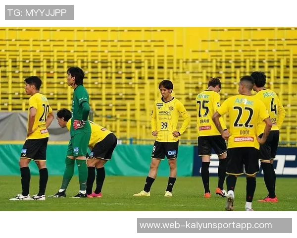 广岛三箭在J联赛杯决赛中以3-1战胜柏太阳神夺得队史第二冠吸引62466人观战 广岛三箭在J联赛杯决赛中以3-1战胜柏太阳神夺得队史第二冠吸引62466人观战