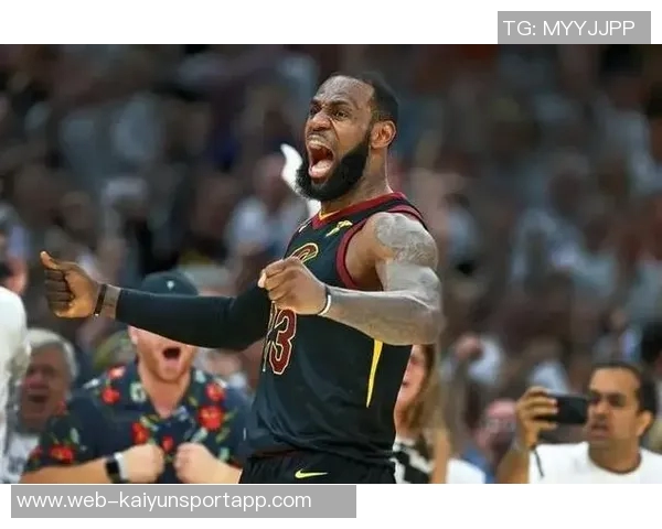 詹姆斯称赞艾顿表现出色强调他在球队中的重要性与冲击力